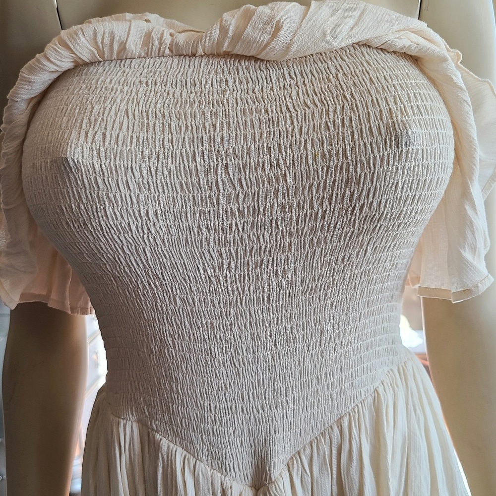 IVORY  ROMPER - Picture 3 of 9